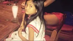 Di hadapan Komisi III DPR, Kapolri Jenderal Polisi Badrodin Haiti mengatakan jika ibu angkat Angeline, yakni Margriet Megawe atau MM diduga melakukan tindak pidana dengan cara menjambak rambut korban dan membenturkan kepala korban ke lantai sebanyak ...