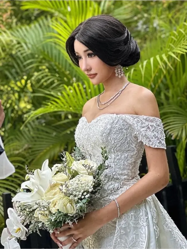 Detail Makeup Lucinta Luna Saat Tunangan