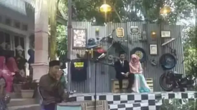 10 Potret Desain Pelaminan Nyeleneh Ini Bikin Tamu Geleng Kepala