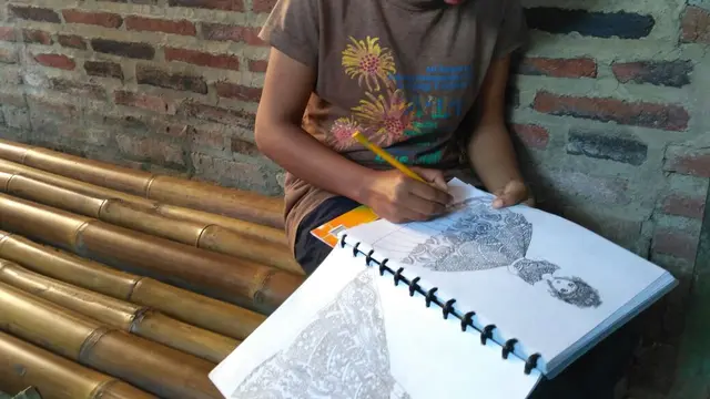 2 Tawaran Beasiswa bagi Gadis Difabel Berbakat Desain Gaun