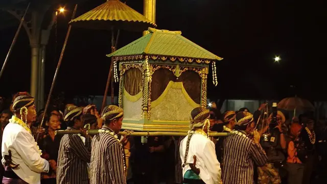 Acara Kirab Kadipaten Mangkunagaran Surakarta Hadiningrat (Foto: Liputan6.com/ Edwin/ Ahmad Adirin)