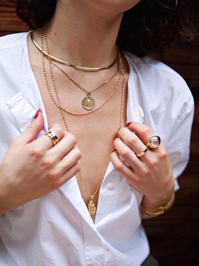 Sederhana Sexy Dan Menggoda Trend Kalung Bertumpuk Kembali Lagi Fashion Fimela Com