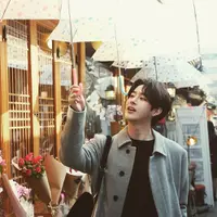 Cowok berwajah tampan itu ditemukan dalam keadaan tak bernyawa di rumahnya. Menurut keterangan, ia meninggal dunia karena serangan jantung. (Foto: instagram.com/sogogijuseyo)