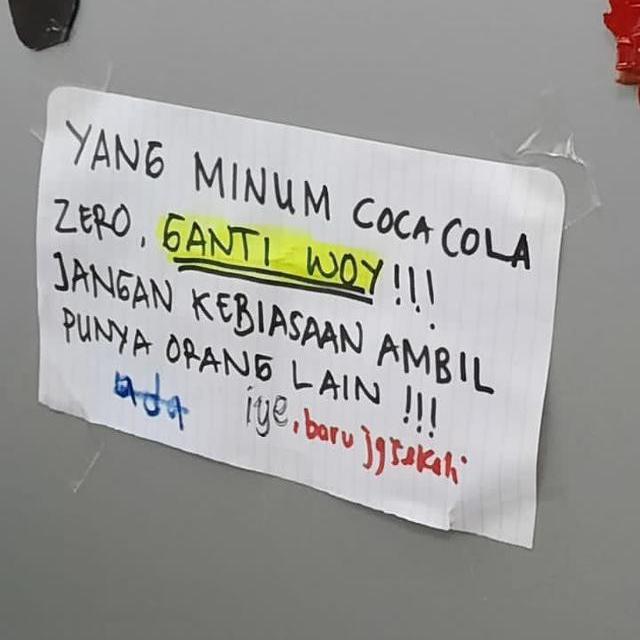 6 Tulisan Sindir Anak Kos yang Ambil Makanan Tanpa Izin Ini Bikin Senyum Miris