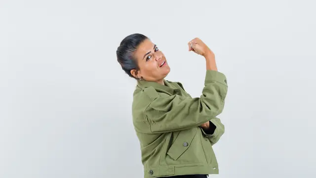 Bukan Sekadar Tren, Ini 3 Alasan Virgin Coconut Oil Cocok untuk Diet Sehatmu [Dok/freepik.com]