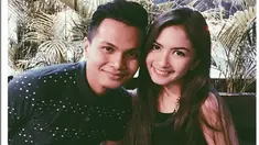 Rumor mengejutkan datang dari si cantik Jessica Mila. Artis berpipi tembem ini mengunggah fotonya dengan salah satu desainer baju pengantin ternama, yakni Renzi Lazuardi. Dalam kolom caption foto tersebut, Jessica mengungkapkan perasaan bahagianya da...