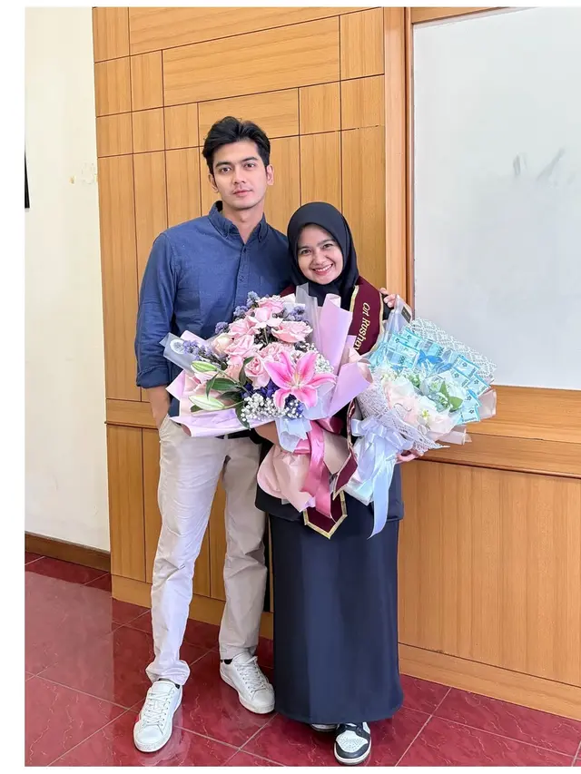 6 Potret Puput Adik Teuku Ryan Lulus Sidang S2 di IPB, Raih Gelar Magister