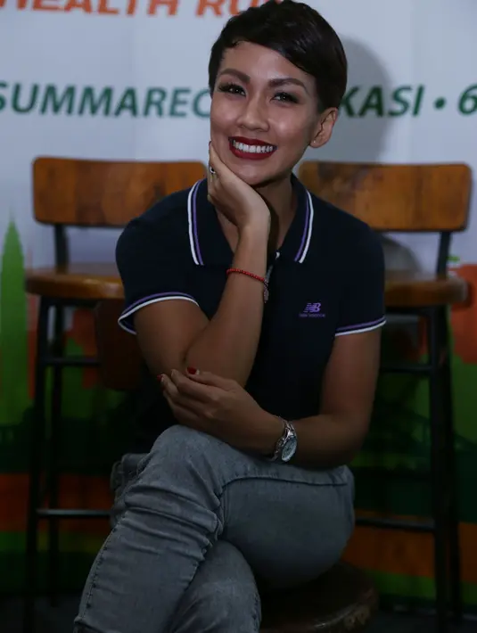 Aktifitas yang dilakukan Melanie Putria juga didukung oleh suami tercinta, Angga vokalis band  Maliq & D'Essentials. (Foto:M.Akrom/bintang.com)