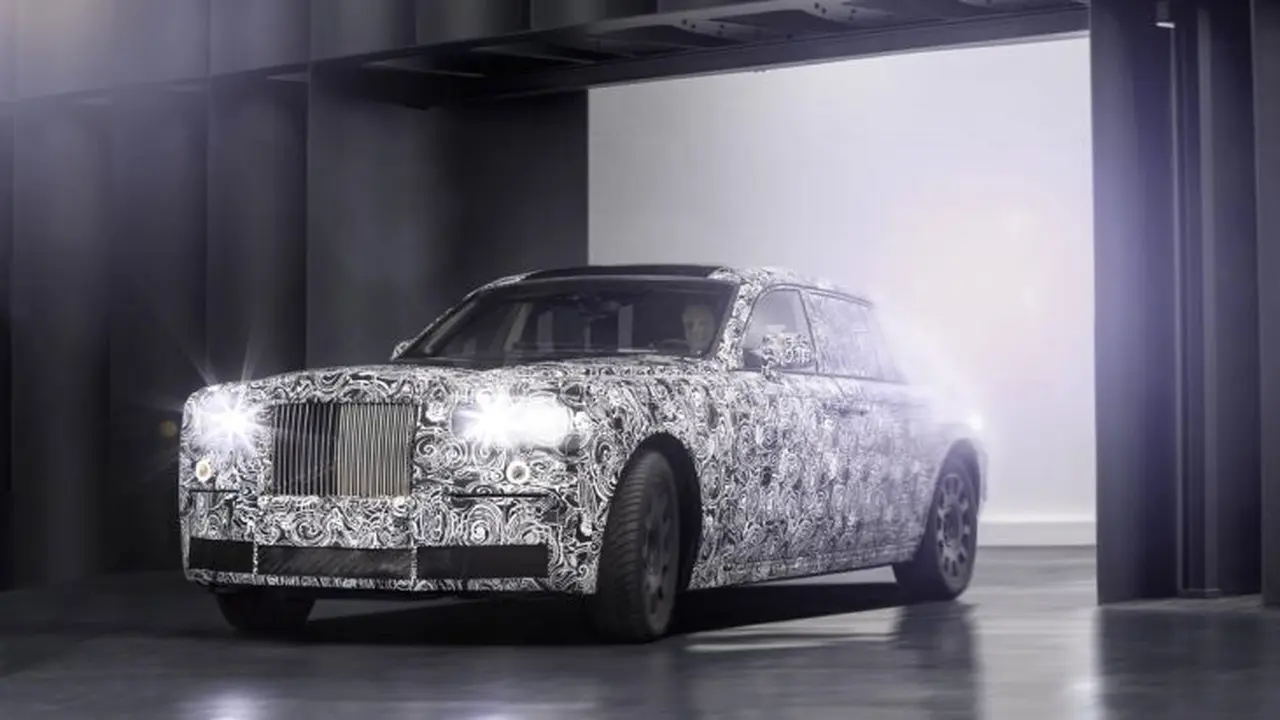 Mobil Super Mewah Rolls-Royce Makin Ringan di Masa Depan