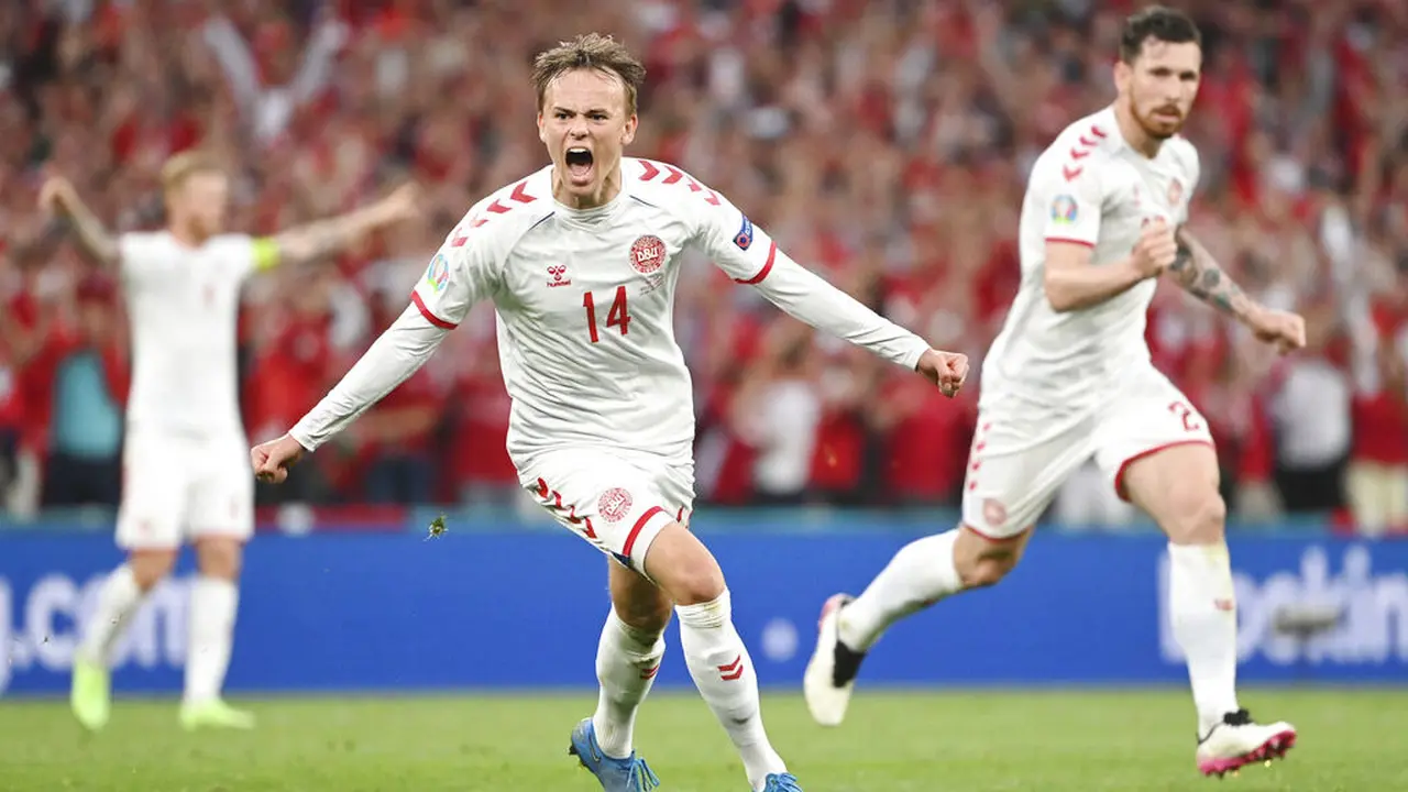Foto Piala Eropa: Timnas Denmark Meledak-Ledak Usai Dipastikan Lolos ke Babak 16 Besar Euro 2020