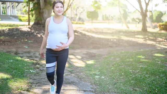 4 Rekomendasi Olahraga yang Aman untuk Ibu Hamil, Ketahui Manfaat Baiknya!