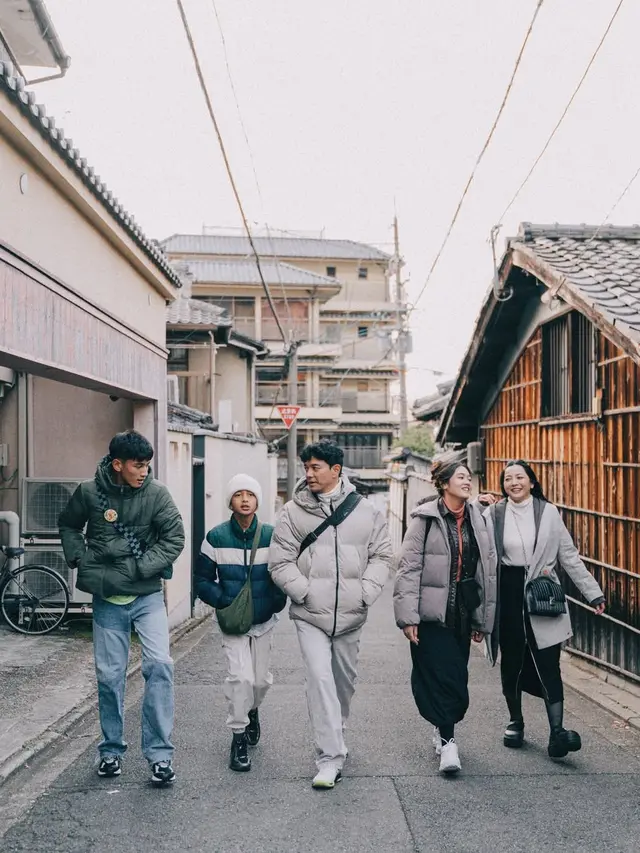 5 Potret Hesti Purwadinata dan Edo Borne Liburan ke Jepang Bareng Anak, Sekeluarga Visual Semua  (credit: instagram/hestipurwadinata).