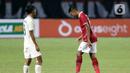 Ekspresi pemain Timnas Indonesia U-19, Kakang Rusdianto usai gagal menembus pertahanan tim Thailand U-19 pada lanjutan penyisihan grup A Piala AFF U-19 2022 di Stadion Patriot Candrabhaga, Bekasi, Jawa Barat, Rabu (6/7/2022). Timnas Indonesia U-19 harus puas dengan hasil imbang 0-0. (Liputan6.com/Helmi Fithriansyah)