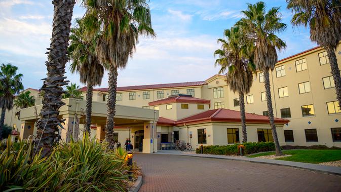 Fasilitas penginapan Westwind Inn yang akan menjadi lokasi karantina virus corona di Pangkalan Angkatan Udara Travis di California, 1 Februari 2020. Ratusan warga Amerika yang kembali dari China akan dikarantina selama 14 hari untuk dilakukan observasi. (Nicholas Pilch/U.S. Air Force via AP)