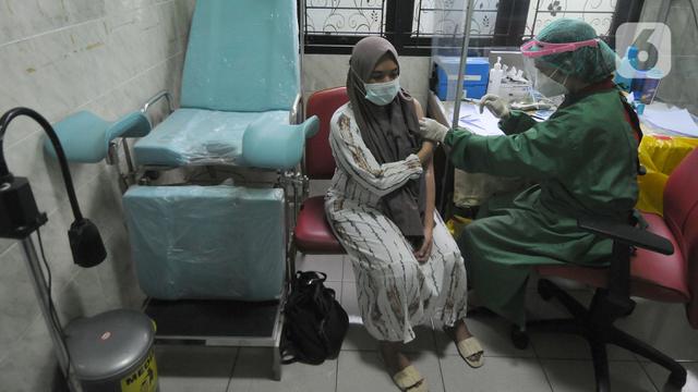FOTO: Vaksinasi Covid-19 Bagi Ibu Hamil di Puskesmas