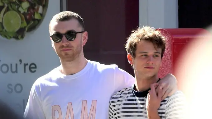 [Bintang] 5 Pasangan Gay Hollywood Fenomenal Selain Sam Smith-Brandon Flynn