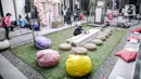 Suasana keramaian pengunjung di area Pos Bloc, Jakarta Pusat, Sabtu (9/10/2021). Tidak hanya pertunjukan musik, Pos Bloc juga akan mewadahi usaha mikro, kecil, dan menengah (UMKM) di bidang kuliner, film, fesyen, dan kriya. (Liputan6.com/Faizal Fanani)