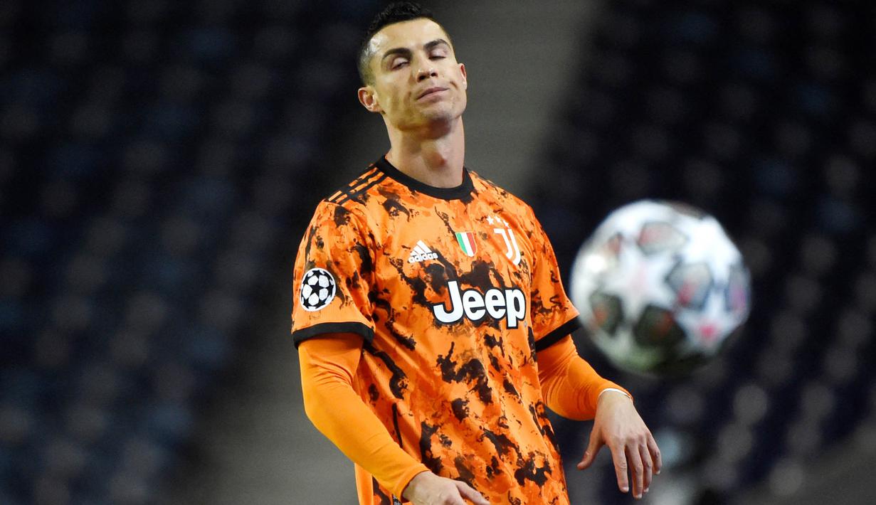 Raksasa Portugal itu tampaknya memang menjadi momok bagi Cristiano Ronaldo. Kekalahan ini memperpanjang catatan buruk yang ia alami setiap jumpa FC Porto. (AFP/Miguel Riopa)
