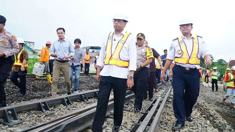 Menteri Perhubungan Budi Karya Sumadi meninjau langsung pembangunan jalur ganda kereta api Palembang–Prabumulih dan Martapura–Baturaja (Dok Foto: Kemenhub)