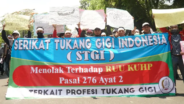 Demo tukang gigi