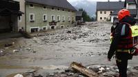 Banjir memicu tanah longsor di Austria. (AFP)