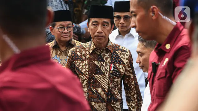Momen Presiden Jokowi Melayat ke Rumah Duka Hamzah Haz