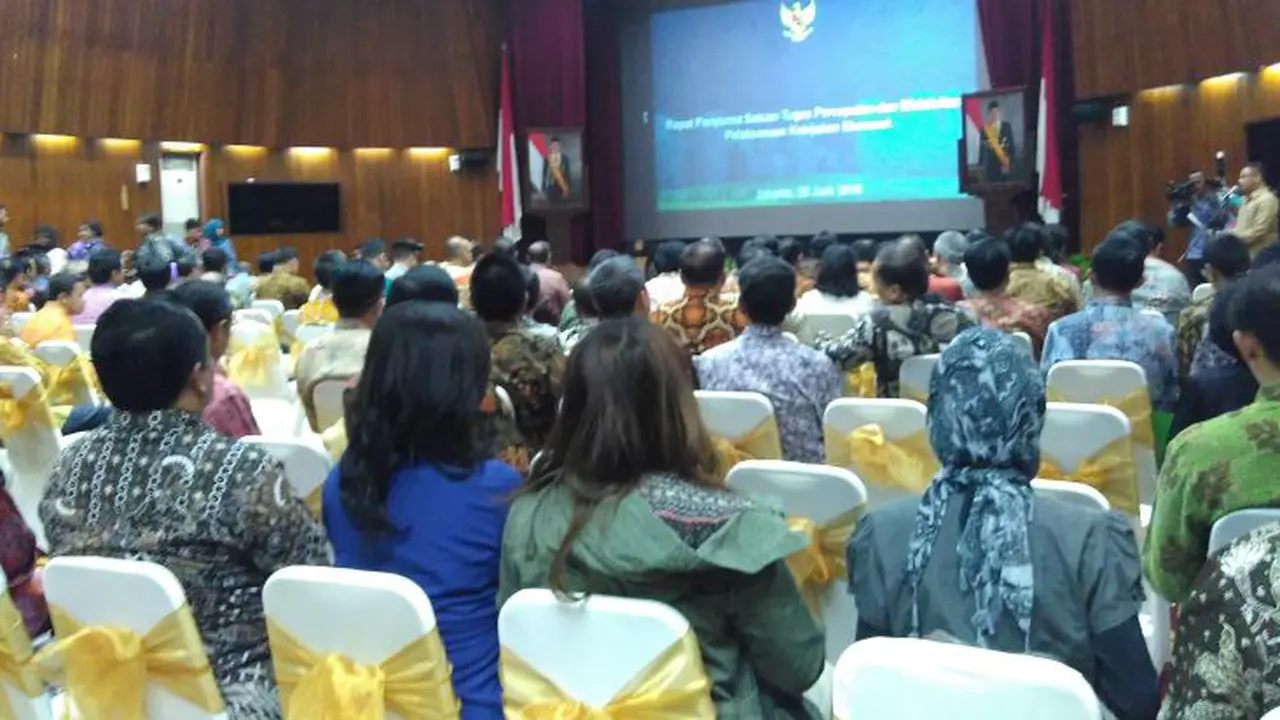 Rapat Paripurna Satgas Percepatan dan Efektivitas Pelaksanaan Paket Kebijakan Ekonomi