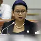 Menteri Luar Negeri (Menlu) Retno Lestari Marsudi melakukan Rapat Kerja (Raker) dengan Komisi I DPR RI, di Kompleks Parlemen Senayan, Jakarta, (9/2). Raker tersebut membahas Anggaran Kemenlu RI dalam ABPN 2016. (Liputan6.com/JohanTallo)