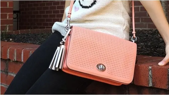 copyright by allwomenstalk.com