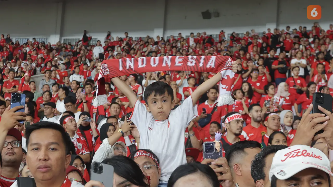 Foto: Dukung Timnas Indonesia Sejak Dini, Ini Potret Suporter Cilik Saat Skuad Garuda Melawan Jepang