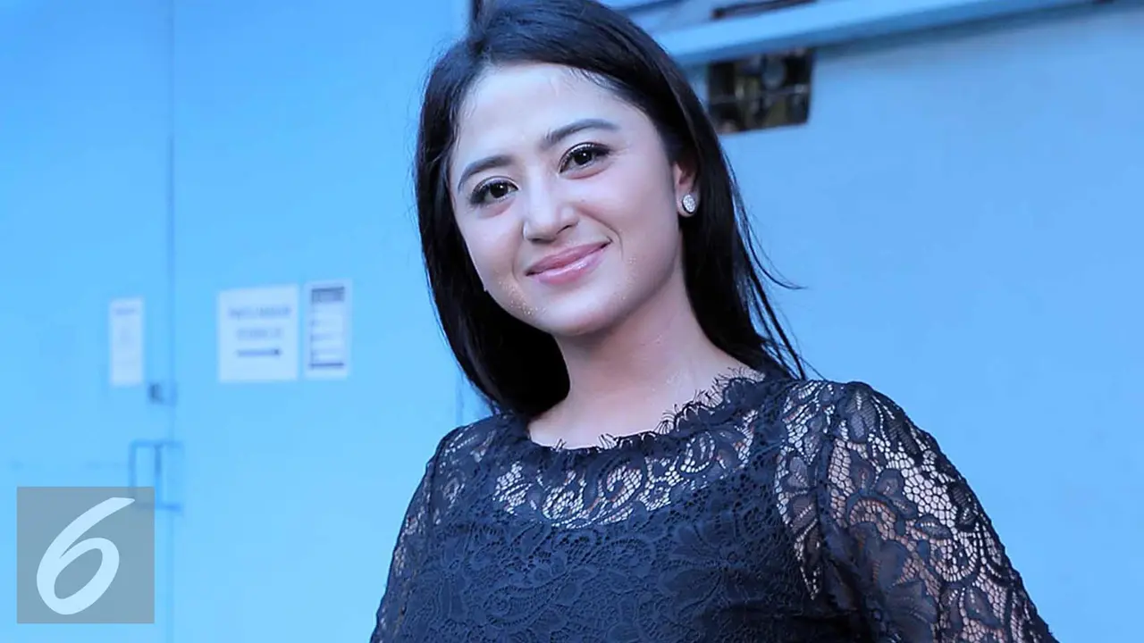 Dewi Perssik
