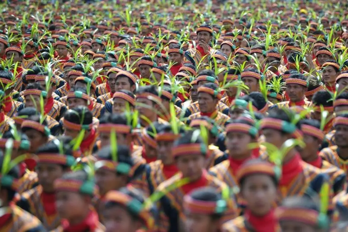 Pemecahan rekor Tari Saman di Aceh. (AFP)