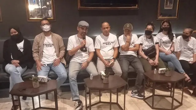 Farid Ongky, sutradara film Makelar Doa bersama para pemain seperti Rizky Hanggono dan Ferry Ardiansyah (ist)