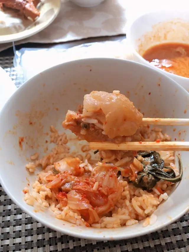 6 Nasi Padang dengan Lauk Tak Biasa Ini Absurd Banget, Kocak