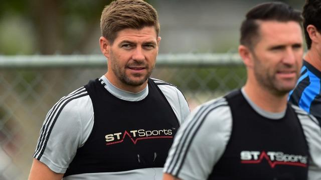 Mantan Kapten Liverpool dan Timnas Inggris, Steven Gerrard, memulai petualangannya di Amerika Serikat bersama klub anggota MLS, LA Galaxy, dengan mengikuti sesi latihan perdana di Carson, California, AS. Rabu (8/7/2015) pagi WIB. (AFP PHOTO/Frederic ...