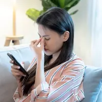 Ilustrasi perempuan mata lelah/copyrightshutterstock/Basicdog