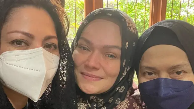 Artis sinetron melayat Hilman Hariwijaya (Foto: Instagram/@cutkeke_xavier)