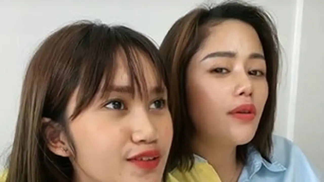 6 Potret Kompak YouTuber Farida Nurhan dan Putrinya, Bak Kakak Beradik