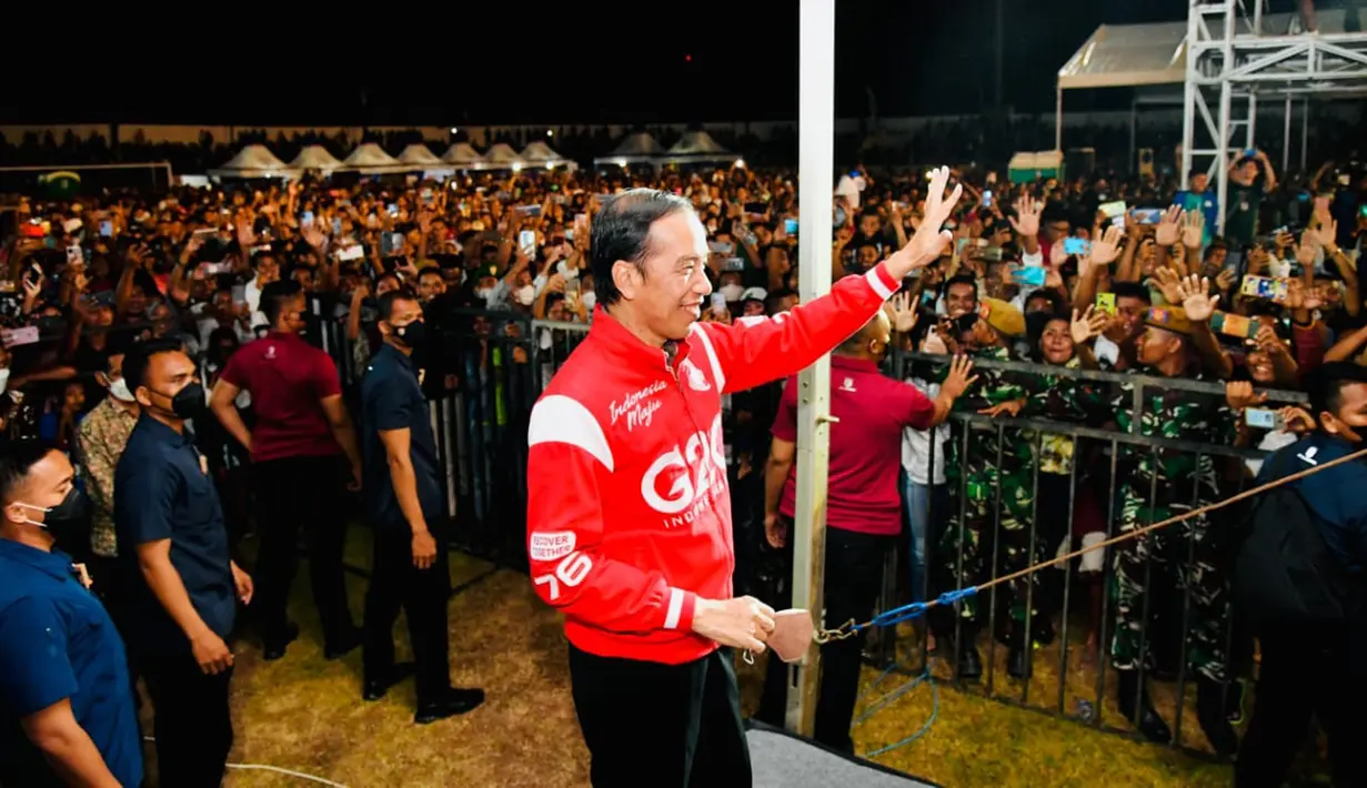 Presiden Joko Widodo atau Jokowi saat menghadiri Konser Kebangsaan Membumikan Pancasila dari NTT untuk Nusantara di Kabupaten Ende, Provinsi NTT, Rabu (1/6/2022). (Foto: Rusman - Biro Pers Sekretariat Presiden)