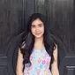 Livia Ramadhanty, personel girlband Teenebelle jadi sorotan karena melahirkan di usia pernikahan yang baru berjalan enam bulan.