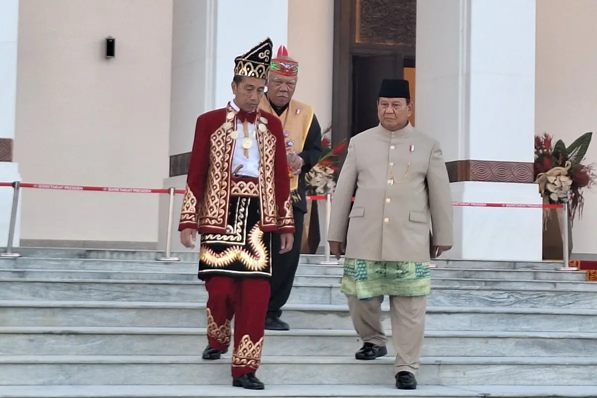 Presiden Jokowi dan Prabowo Subianto Usai Upacara HUT ke-79 RI di IKN