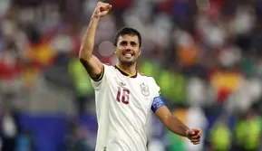 Bukan Real Madrid, Rodri Capai Kesepakatan dengan Barcelona