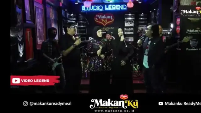 Nisaku saat duet bersama Mulan Jameela