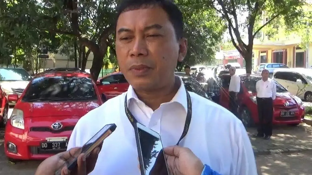 Kapolrestabes Makassar, Kombes Pol Yudhiawan Wibisono mengatakan pihaknya sementara menyelidiki dugaan korupsi pada kegiatan hibah 4000 picis APD Covid19 yang diterima oleh RSUP Dr. Wahidin Sudirohusodo Makassar (Liputan6.com/ Eka Hakim)