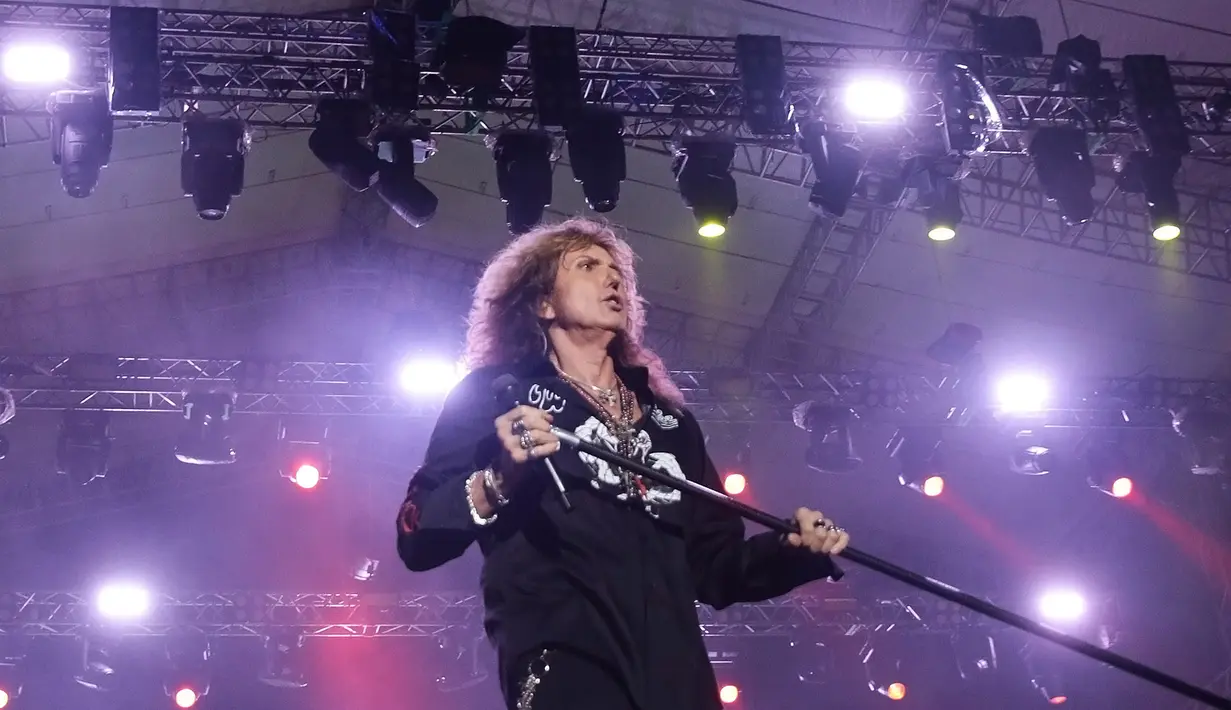 Is This Love, Fool For Your Loving, dan Give All Your Love menjadi deretan lagu terakhir dari Whitesnake dari total 13 lagu yang dimainkan grup berlambang ular putih tersebut. (Bambang E Ros/Fimela.com)