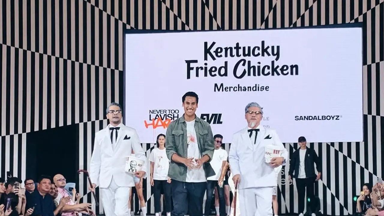 Selebrasi 40 Tahun KFC Indonesia dengan Apparel Ayam di Jakarta Fashion Week 2020