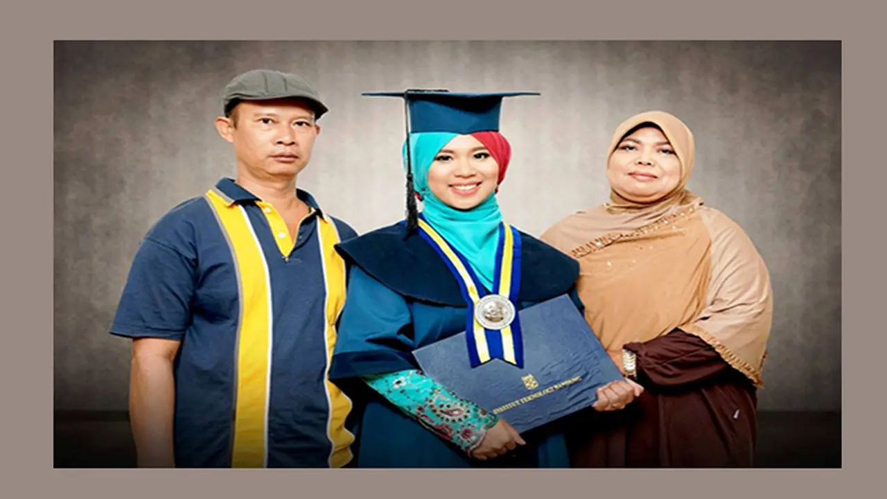 Putri Tukang Siomay Dapat Biasiswa S3 Ke Belanda