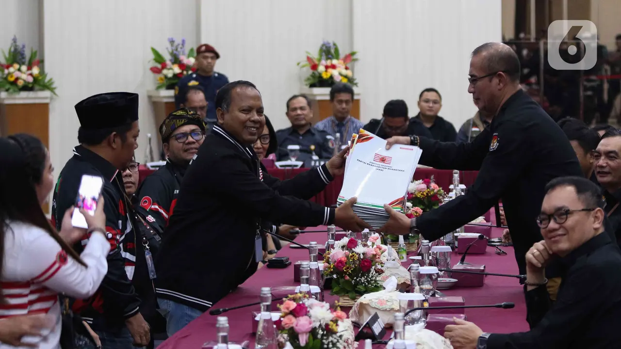 Partai Gelora dan PKN Serahkan Nama Bacaleg ke KPU