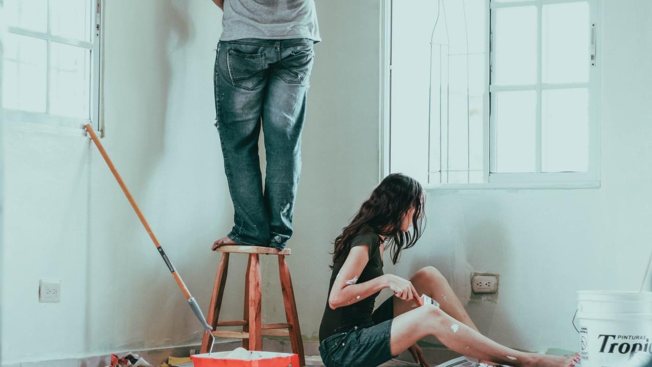 Ilustrasi membersihkan rumah, pindah rumah