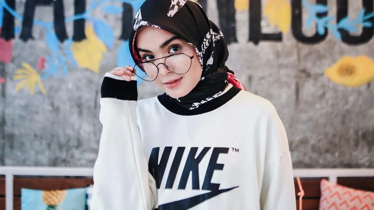 [Bintang] Vebby Palwinta